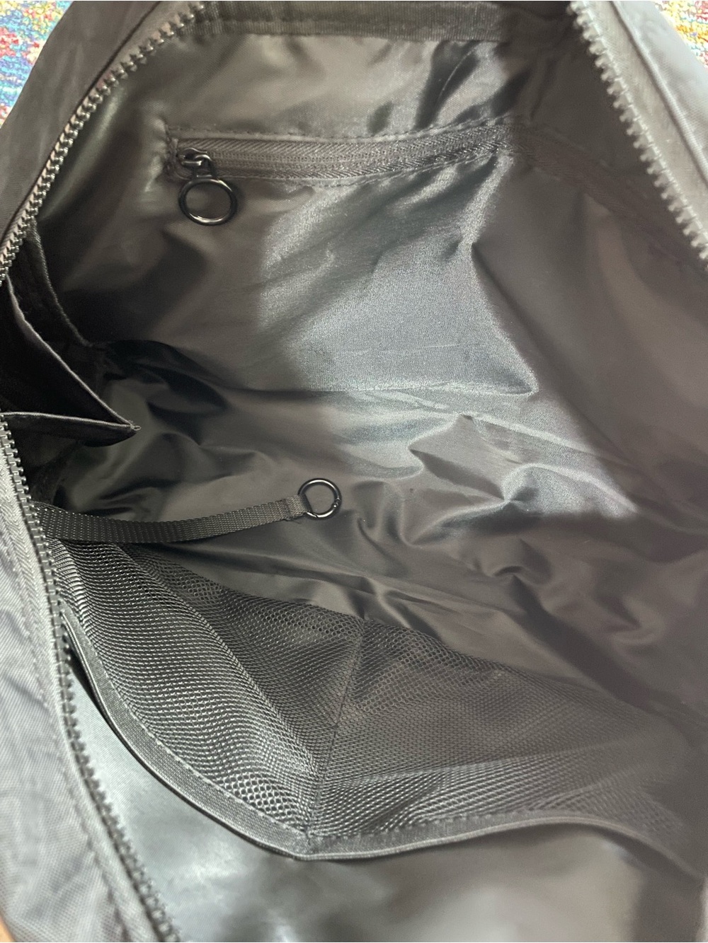 BAGGU KEYCHAIN comes with a free handbag 🖤 - Picture 2 of 6